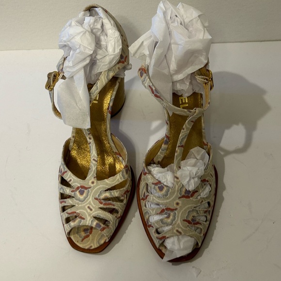 Chanel Cloth Heels New without Box - Picture 2 of 8